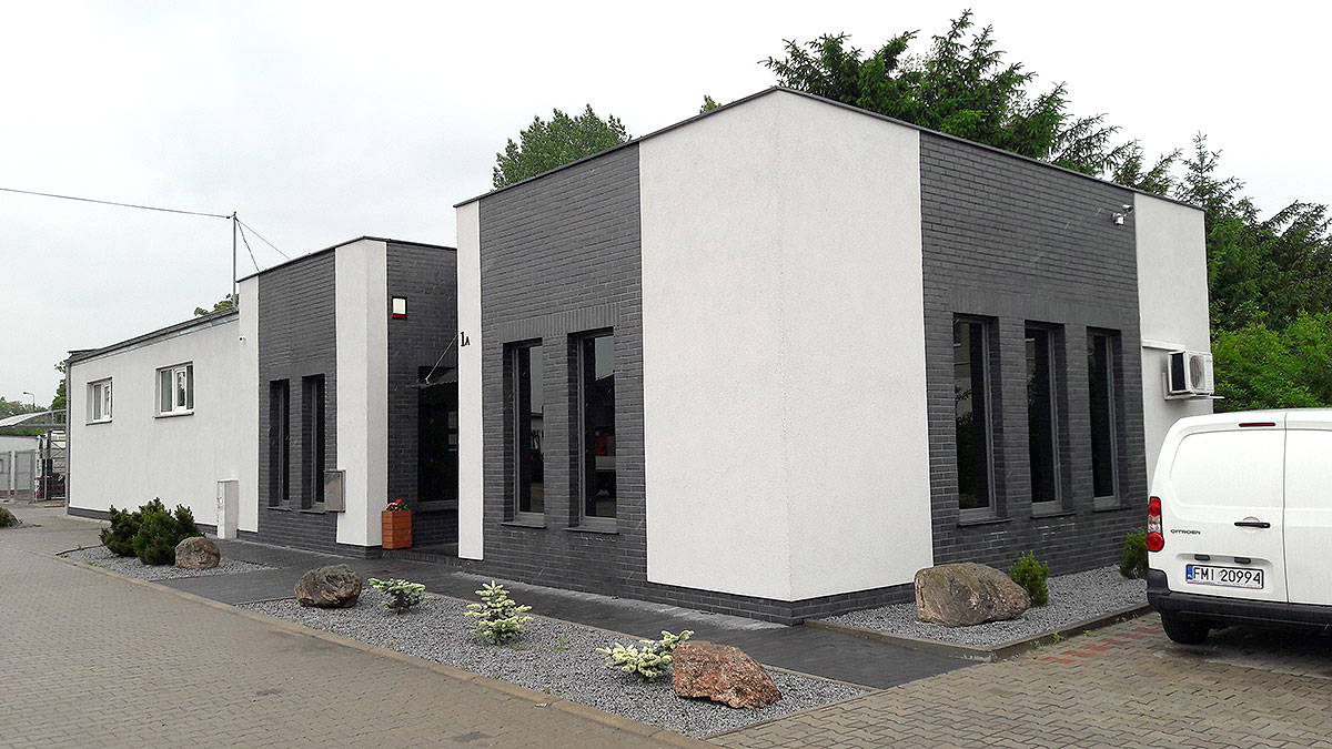 BLAU okna i drzwi – salon zewnętrzny, Międzyrzecz